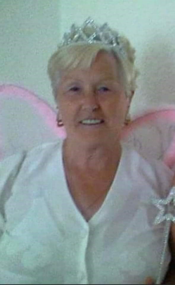 Nan (Jean Davies)